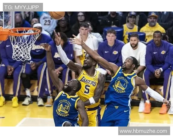 勇士队在激烈对抗中战胜湖人队展现强大实力与团队合作精神